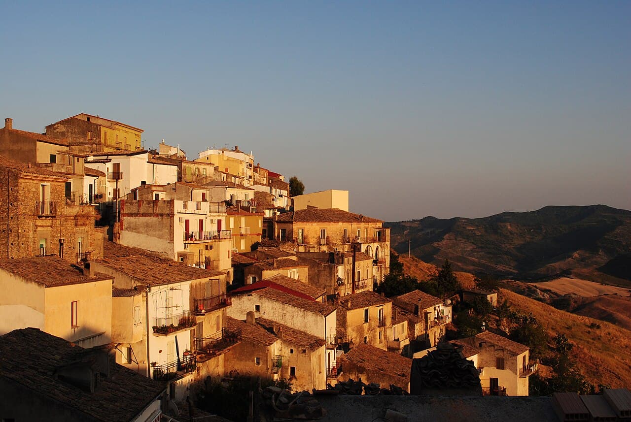 Sagra: Sagra della Sardella, Crucoli