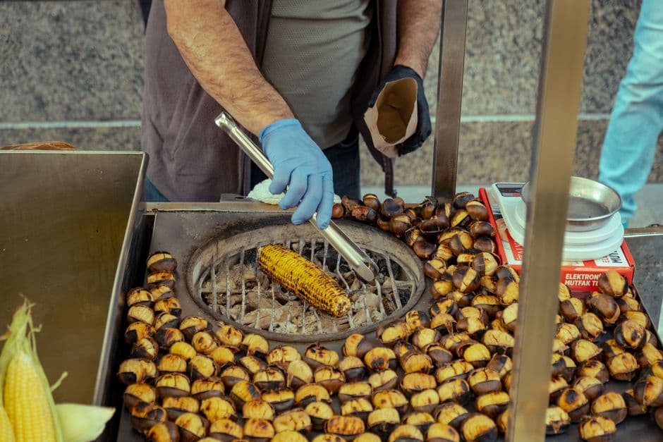 Sagra: Momenti di piacere in piazza: castagne, vino e non solo!, Andriano